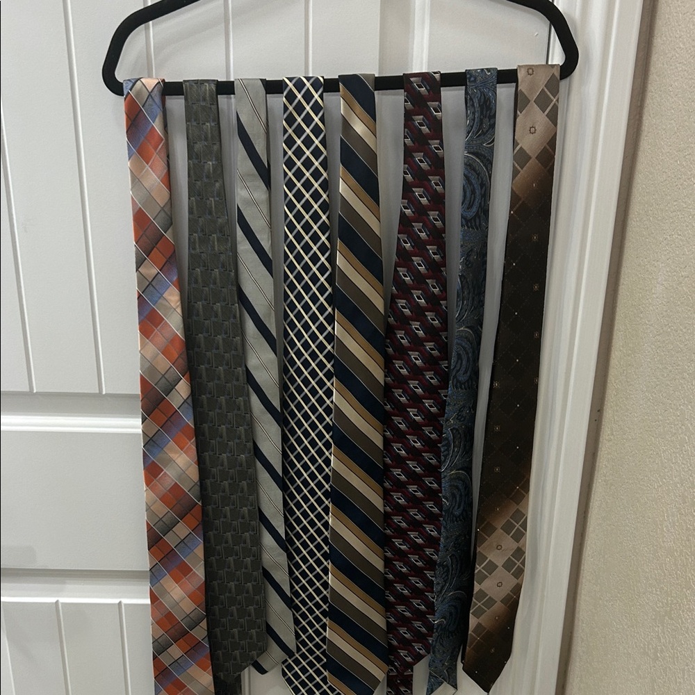 Men's Assorted Patterned Ties a set of 8